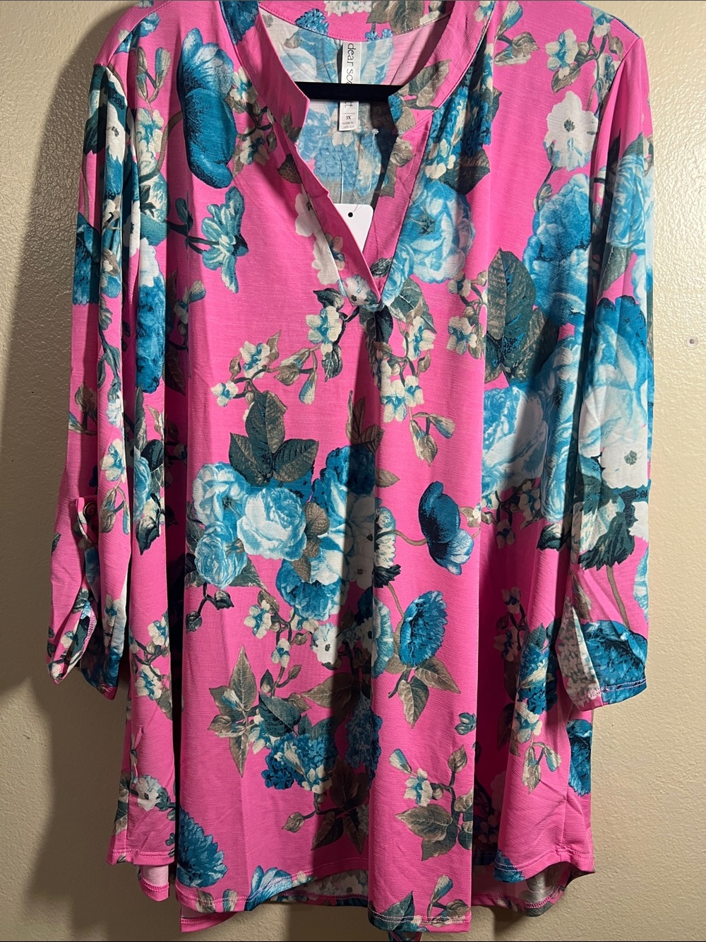 Dear Scarlett Pink Floral V-Neck Roll-Sleeve Tunic - Picture 4 of 6